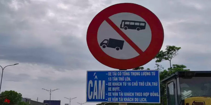 bien-cam-xe-tai-4-truc-1