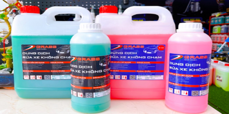 dung-dich-rua-xe-khong-cham-2