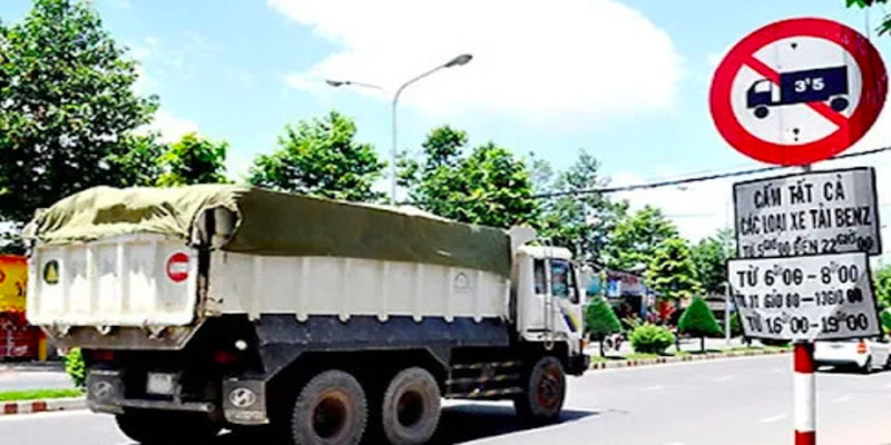 loi-di-vao-duong-cam-xe-tai-2