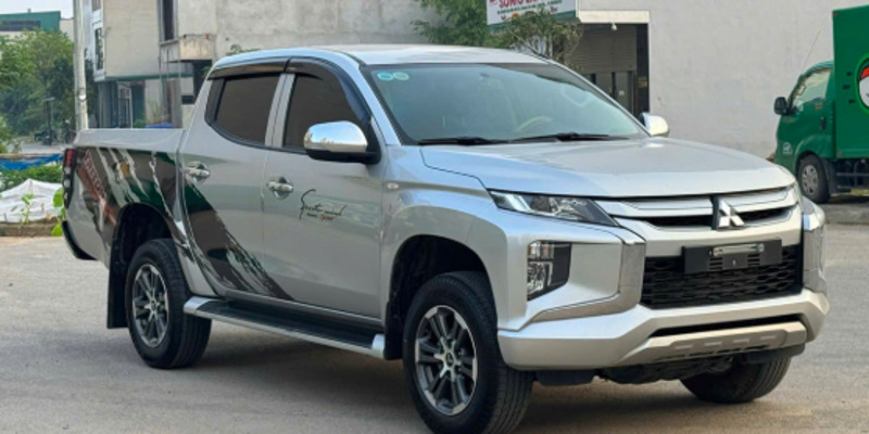 xe-ban-tai-triton-cu-2